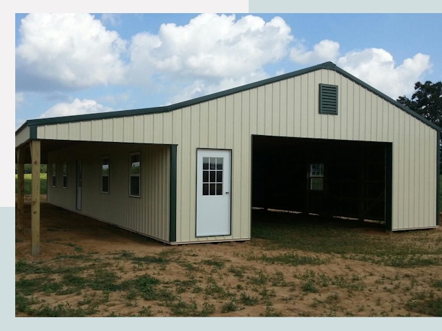 Строительство конюшен в Старом Осколе